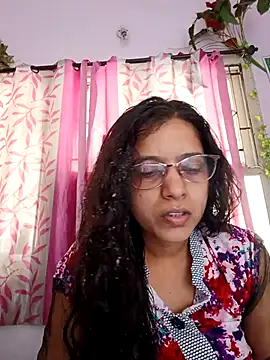 Snapshot of thanusi_2 chatting on September 28, 2025, 8:42 am thanusi 2 online show from September 28, 2025, 8:42 am