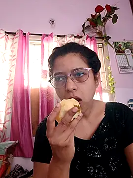 Snapshot of thanusi_2 chatting on October 1, 2025, 3:56 am thanusi 2 online show from October 1, 2025, 3:56 am