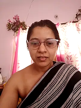 Snapshot of thanusi_2 chatting on October 6, 2025, 6:33 am thanusi 2 online show from October 6, 2025, 6:33 am