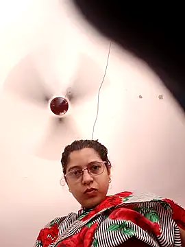 Snapshot of thanusi_2 chatting on October 17, 2025, 5:43 am thanusi 2 online show from October 17, 2025, 5:43 am