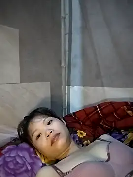 LinhNa999 online show from October 2, 2025, 5:03 am