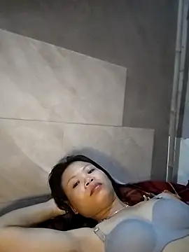 LinhNa999 online show from November 9, 2025, 12:58 pm