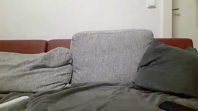 Snapshot of flo0083 chatting on November 14, 2025, 2:38 pm flo0083 online show from November 14, 2025, 2:38 pm