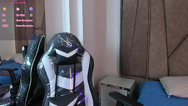 Isabela Colins online show from November 11, 2025, 12:16 pm