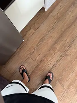 Manu97k online show from December 18, 2025, 3:29 pm