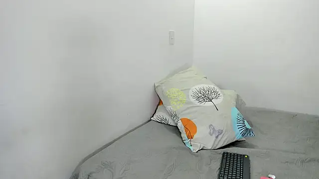 Snapshot of CristinaPiccone chatting on October 27, 2025, 8:24 pm CristinaPiccone online show from October 27, 2025, 8:24 pm