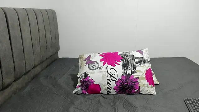 CristinaPiccone online show from February 9, 2026, 2:59 am