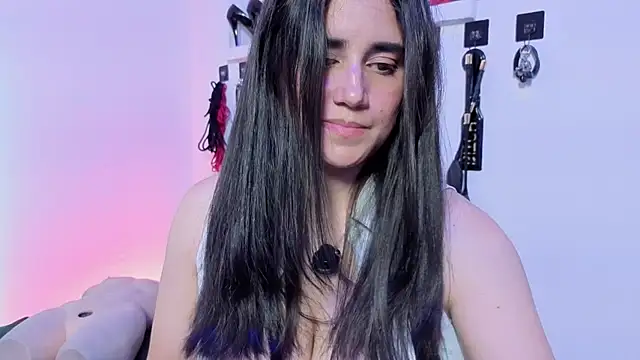 elowen halley1 online show from February 13, 2026, 8:16 pm