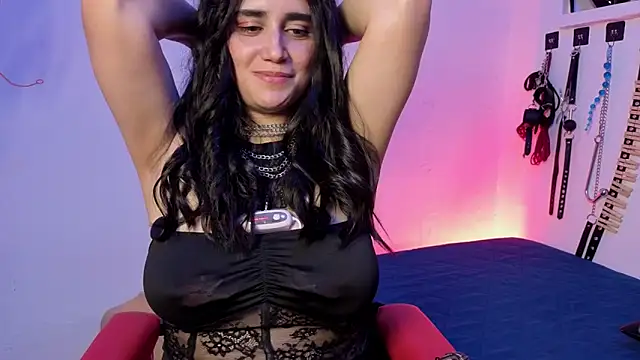 elowen halley1 online show from February 26, 2026, 9:03 pm