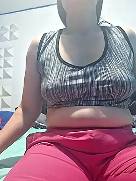 vaneza1999 online show from September 29, 2025, 6:35 pm