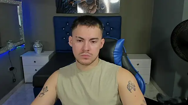 BrunoWalkerr online show from September 11, 2025, 1:11 pm