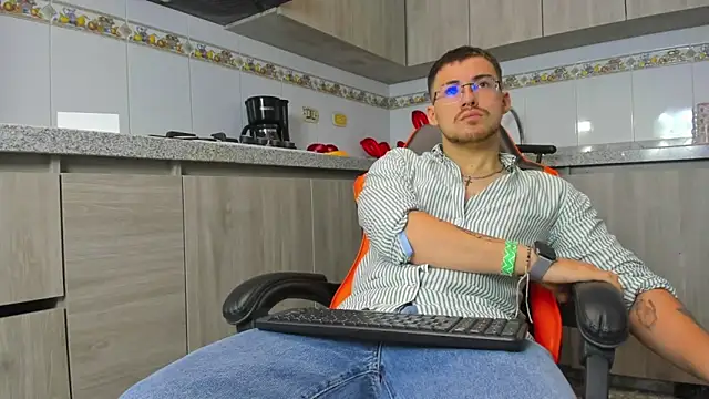 BrunoWalkerr online show from September 19, 2025, 1:01 pm