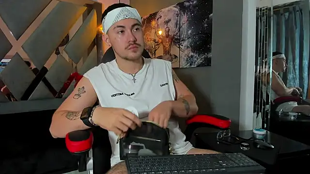 BrunoWalkerr online show from October 17, 2025, 12:41 pm