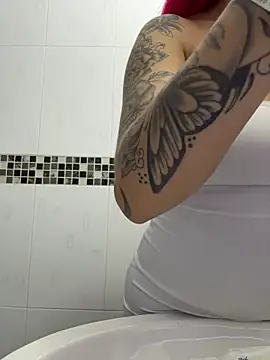 Scarlett fiire online show from November 2, 2025, 3:03 pm