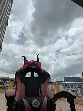 Scarlett fiire online show from November 3, 2025, 5:03 pm