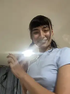 Snapshot of Alynn_Bri_ chatting on March 23, 2026, 2:04 am Alynn Bri online show from March 23, 2026, 2:04 am