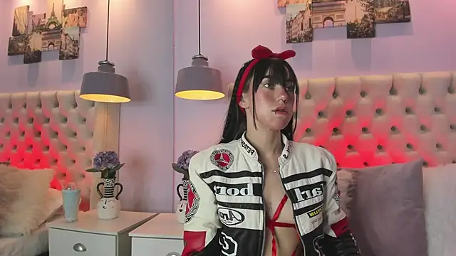 Snapshot of athziry_g chatting on September 14, 2025, 4:44 am athziry g online show from September 14, 2025, 4:44 am