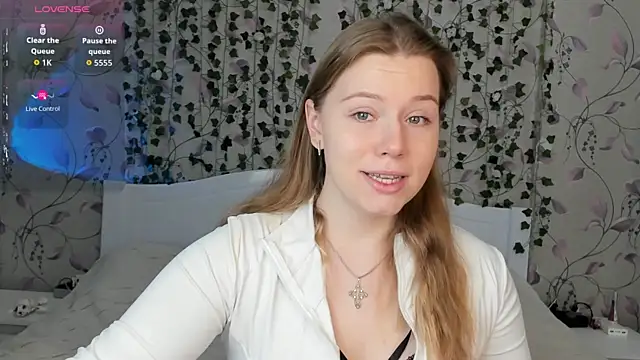  influensii  online show from November 25, 2025, 5:07 am