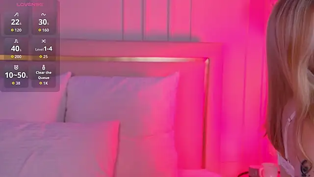 Snapshot of VelvetHell chatting on October 5, 2025, 3:38 am VelvetHell online show from October 5, 2025, 3:38 am