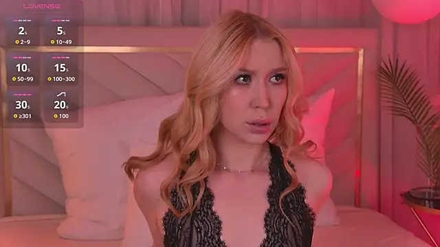 Snapshot of VelvetHell chatting on October 17, 2025, 3:42 am VelvetHell online show from October 17, 2025, 3:42 am