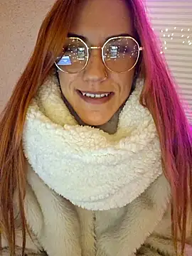 SlimBellaa online show from October 28, 2025, 9:17 pm