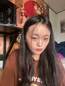 Julia-Elsa online show from October 15, 2025, 3:28 am