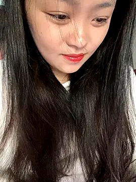 Julia-Elsa online show from December 5, 2025, 4:10 am