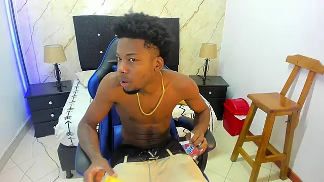 maikol monstercock online show from November 11, 2025, 3:17 am