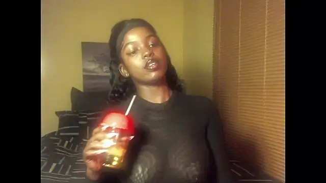 Snapshot of NawtyLisa chatting on October 30, 2025, 10:43 pm NawtyLisa online show from October 30, 2025, 10:43 pm