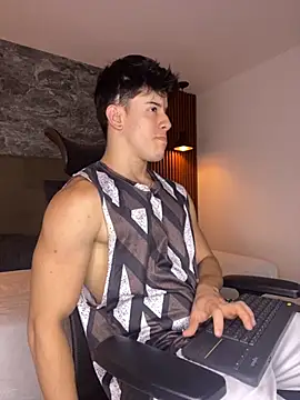 MaxCooper1 online show from September 24, 2025, 7:50 pm