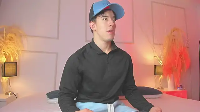 MaxCooper1 online show from October 27, 2025, 8:02 pm