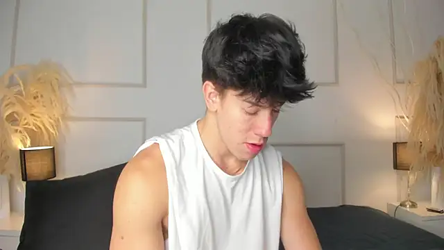 MaxCooper1 online show from October 28, 2025, 8:22 pm