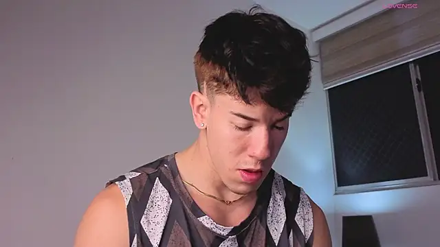 MaxCooper1 online show from November 28, 2025, 4:26 am