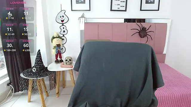 Lele F w online show from October 17, 2025, 8:33 pm