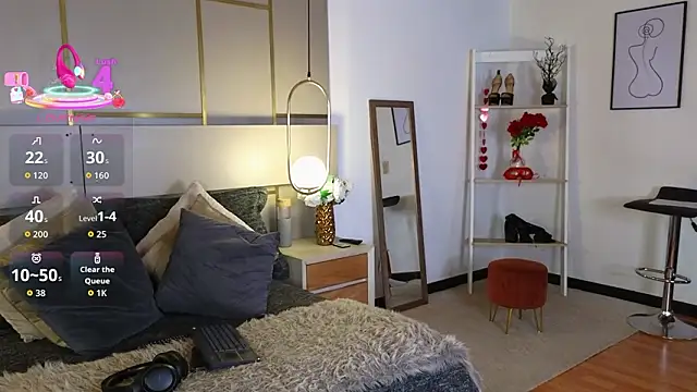 Lina Montclair online show from March 26, 2026, 7:30 pm