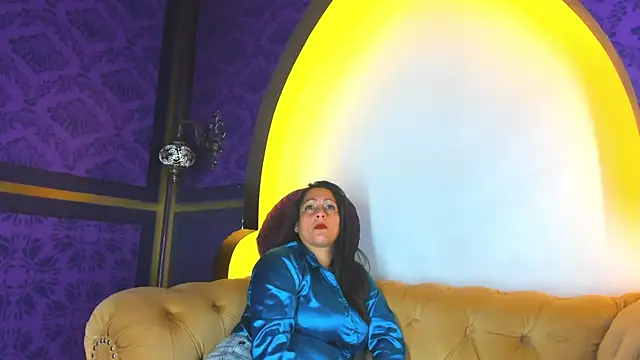 Scarlett Barnes online show from January 14, 2026, 12:00 pm