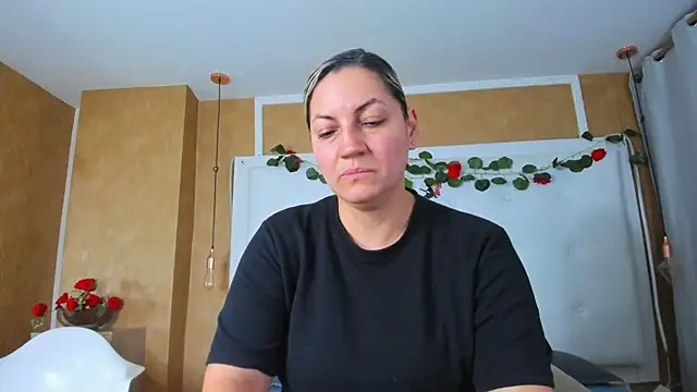 Heidy milf online show from April 1, 2026, 8:28 pm