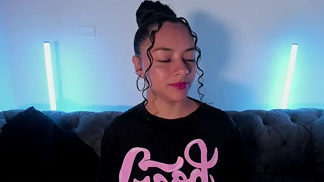 Angellit Afrodita  online show from December 2, 2025, 11:15 am