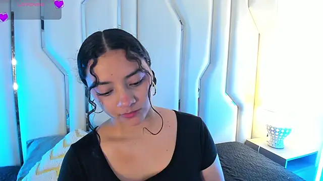 Snapshot of Angellit_Afrodita_ chatting on May 17, 2026, 9:17 am Angellit Afrodita online show from May 17, 2026, 9:17 am