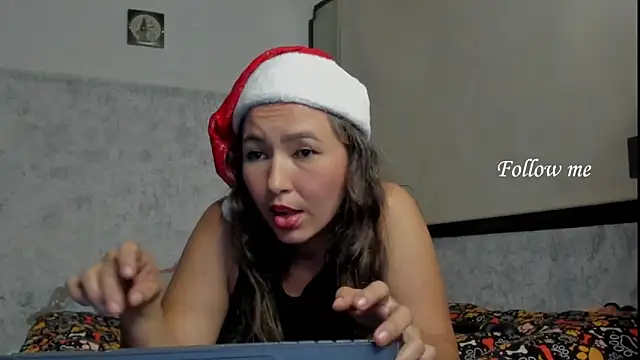 marly charm  online show from December 18, 2025, 1:11 am