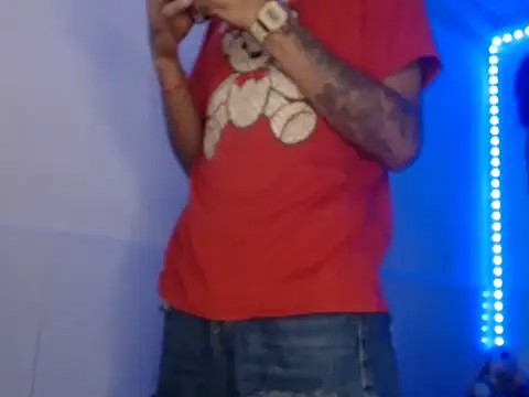 Sexy hotlatin25 online show from October 14, 2025, 4:19 pm