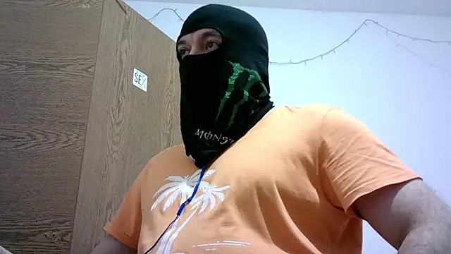 Snapshot of Black_Scorpion91 chatting on October 15, 2025, 5:57 pm Black Scorpion91 online show from October 15, 2025, 5:57 pm