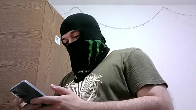 Snapshot of Black_Scorpion91 chatting on October 21, 2025, 7:36 pm Black Scorpion91 online show from October 21, 2025, 7:36 pm