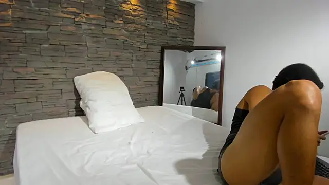 Snapshot of Anker_Colin chatting on October 27, 2025, 2:37 am Anker Colin online show from October 27, 2025, 2:37 am