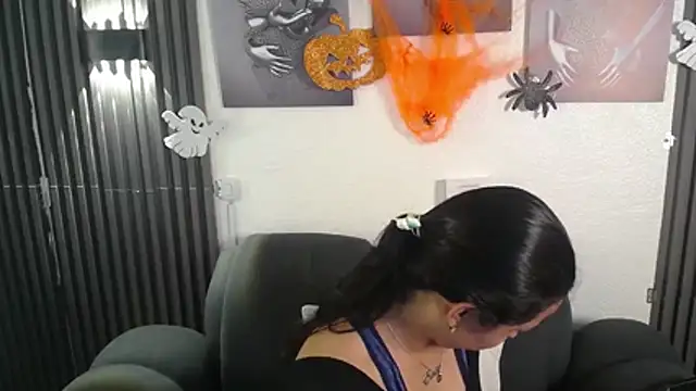 Mia garcia28 online show from October 25, 2025, 7:52 pm