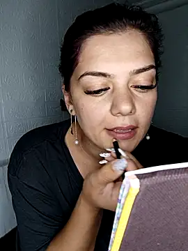 LadyNora online show from November 5, 2025, 9:09 am