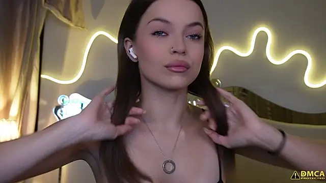 kellypeachcake online show from December 2, 2025, 5:24 am