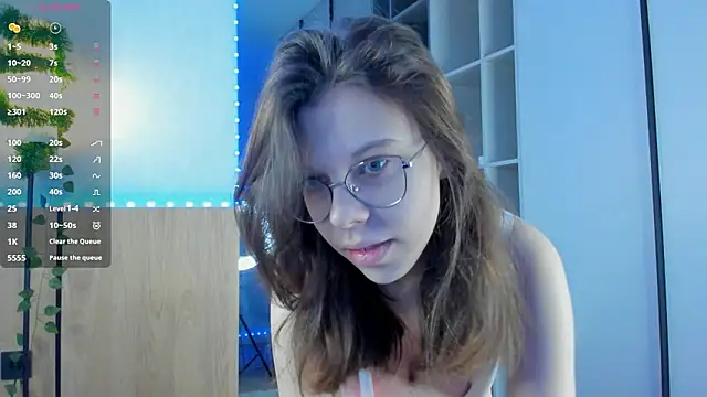 Snapshot of Xonalenei chatting on February 16, 2026, 8:05 pm Xonalenei online show from February 16, 2026, 8:05 pm