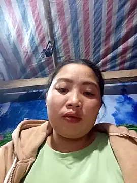 PhamPhung online show from February 11, 2026, 11:43 pm