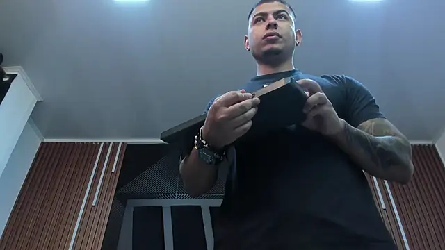 marco garciia  online show from September 25, 2025, 11:08 pm